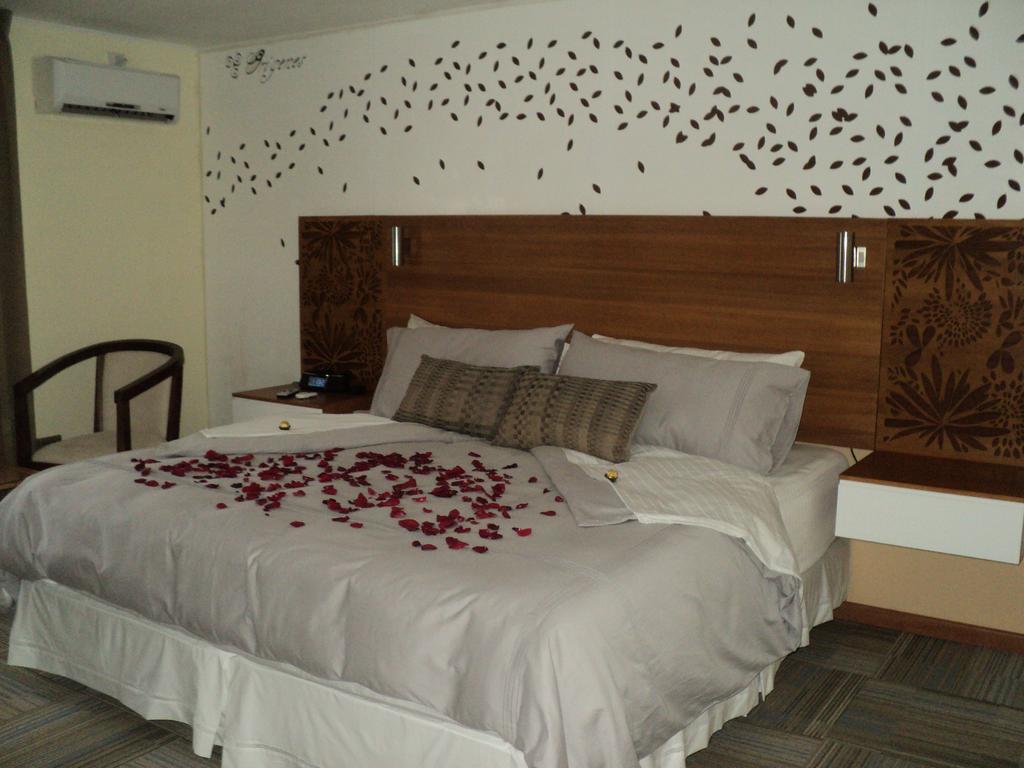 Hotel Origenes Вальенар Экстерьер фото