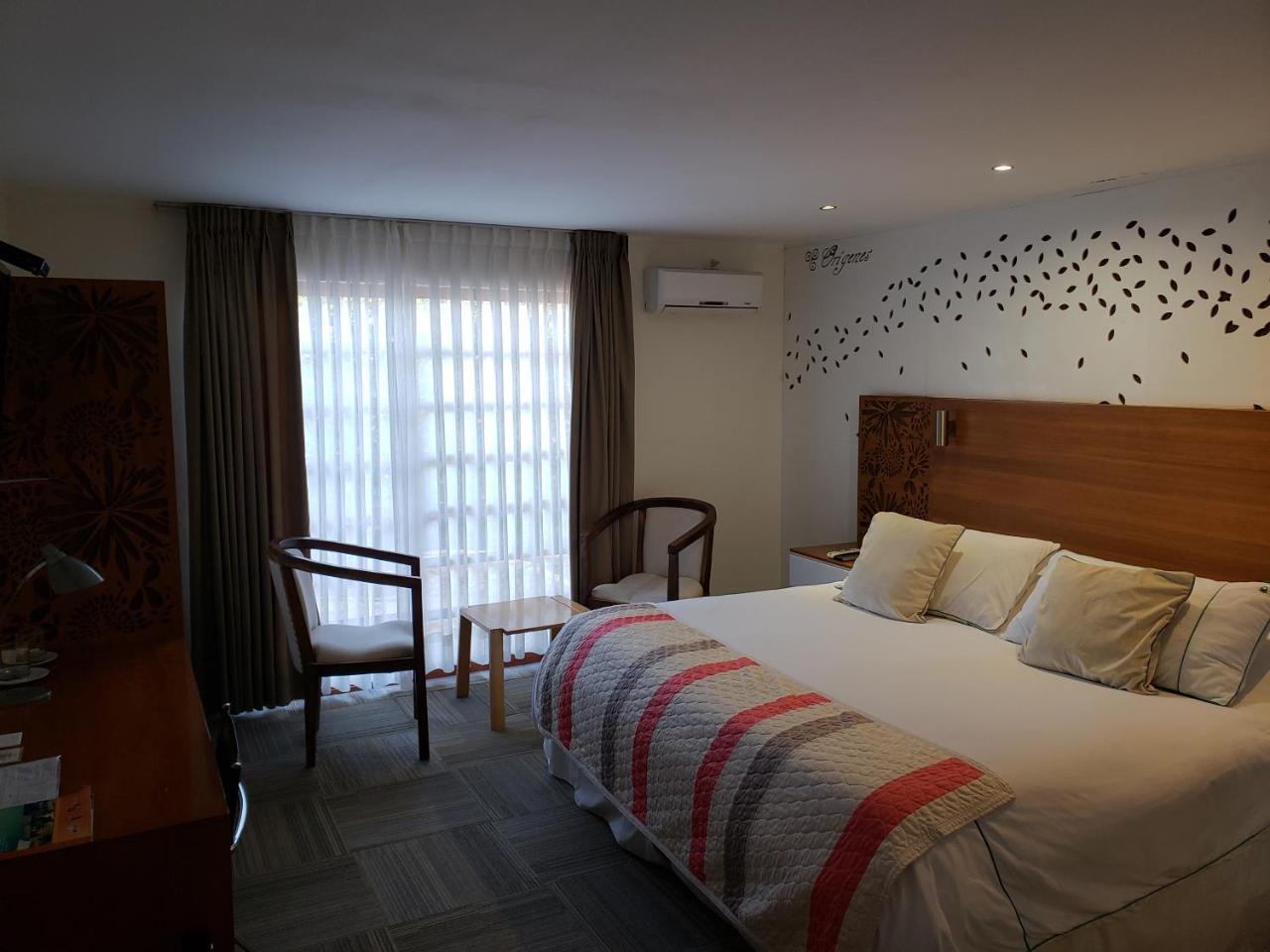 Hotel Origenes Вальенар Экстерьер фото